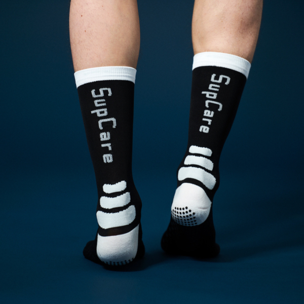 SupCare Korte Kompressionsstroemper sort – med Grip - reformer stroemper - sports stroemper - loebestroembper (1)